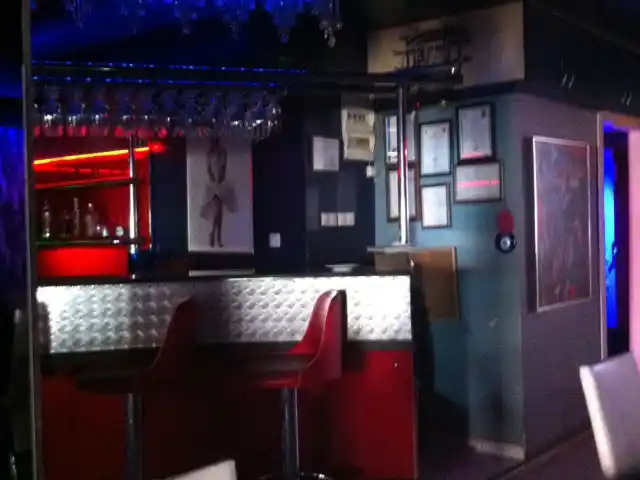 Aura Disco Bar'nin yemek ve ambiyans fotoğrafları 1