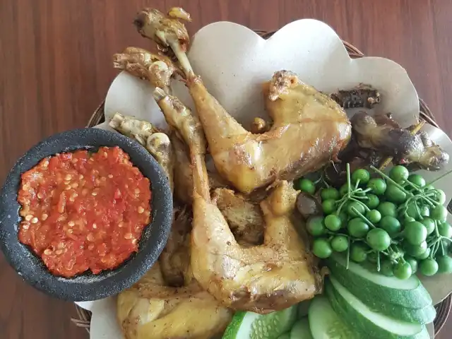 Gambar Makanan Ayam Goreng Sae Niki 9