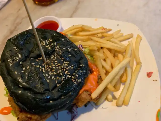 man burger kukus lava Food Photo 16