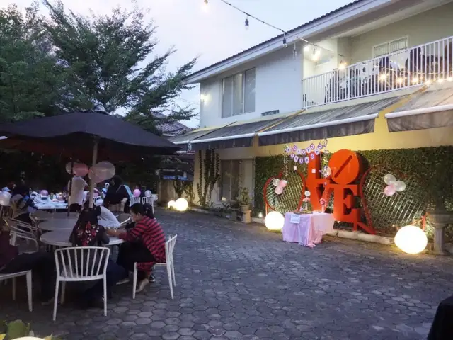 Pawon Anggon Garden Restaurant