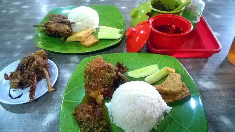 Gambar Makanan Bebek Goreng Khas Surabaya 17