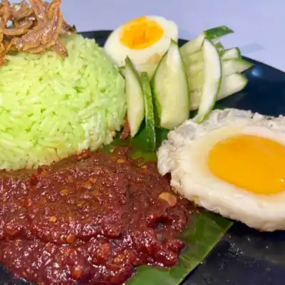 Nasi Lemak Daun @ Setia Alam