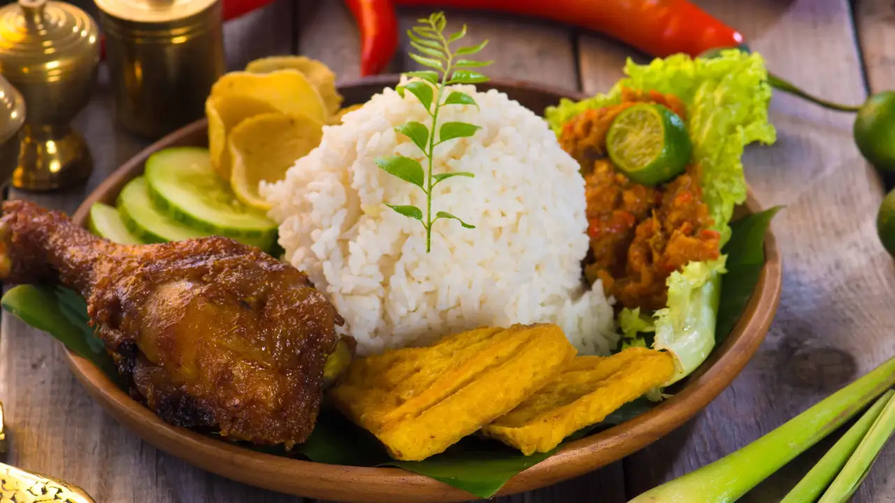 Restaurant nasi ayam penyet kembo (Batu Arang)