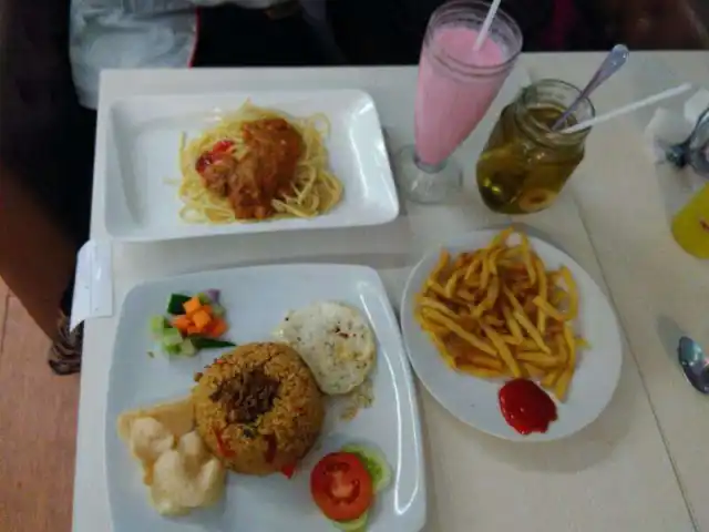 Gambar Makanan AH Resto Cafe 14