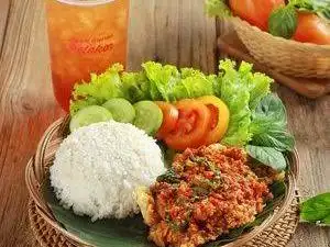 Penyet & Jus, KEDAI FATIN