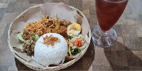 Warung Sambal Bu Rina,  Trijata