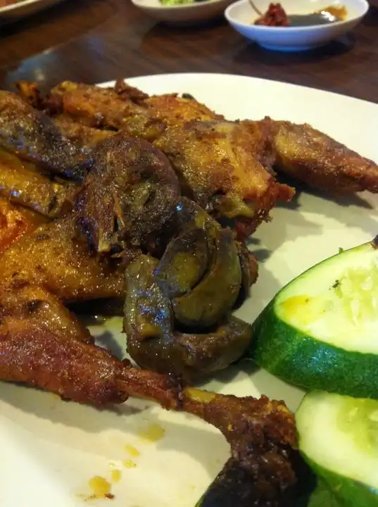 Gambar Makanan Ayam Goreng Gringging Lombok 5