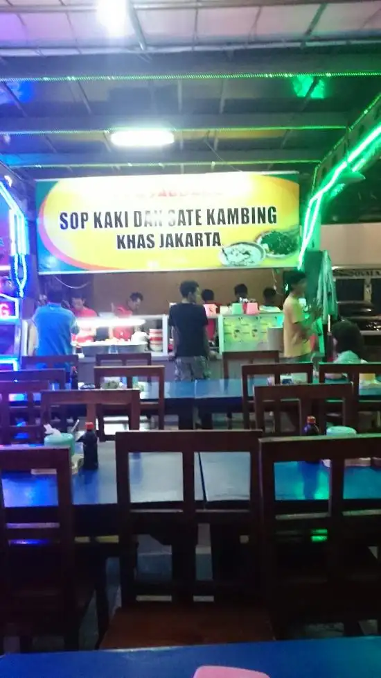 Gambar Makanan Sop Kaki dan Sate Kambing Khas Jakarta 1