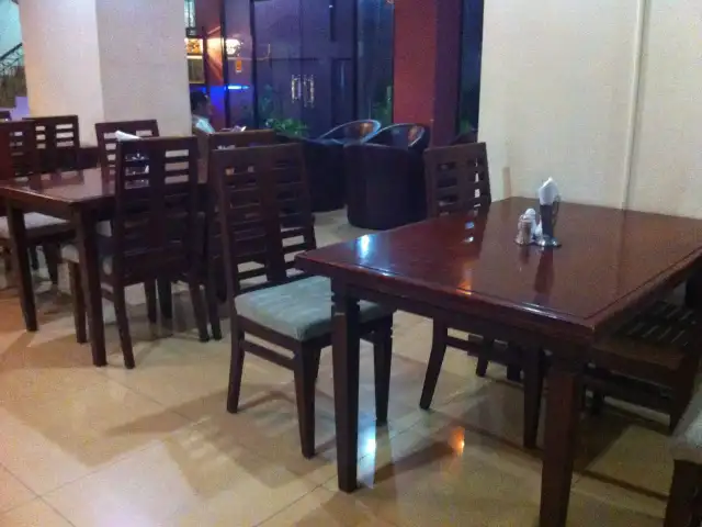 Gambar Makanan Resto Istana Ratu - Istana Ratu Hotel 3