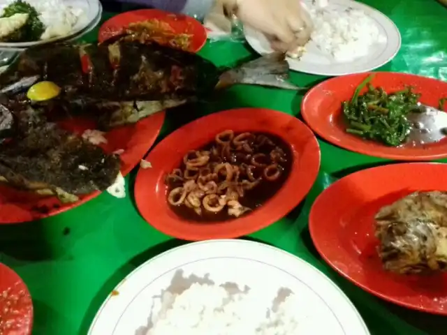 Gambar Makanan Seafood Genteng Besar 4