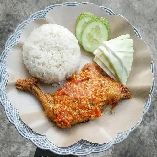 Gambar Makanan Ayam bakar yanti ( cabang koang ), Warung Gantung 15