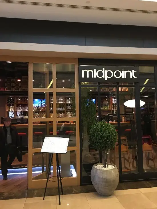 Midpoint'nin yemek ve ambiyans fotoğrafları 2