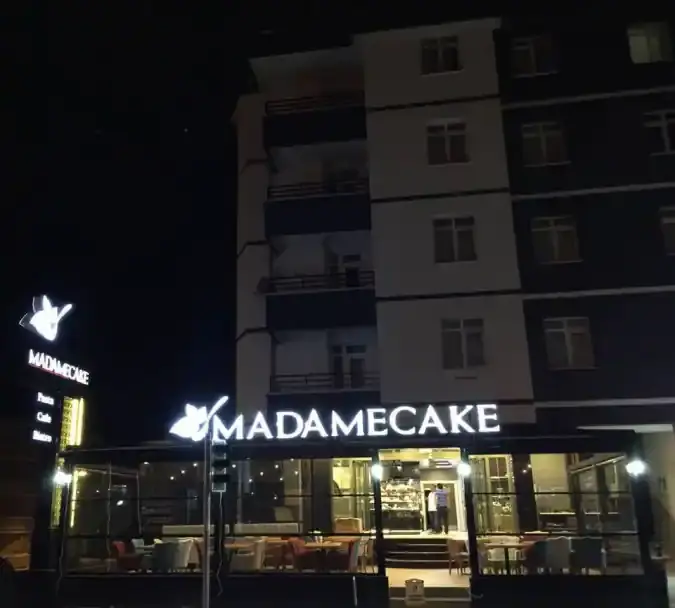 Madame Cake