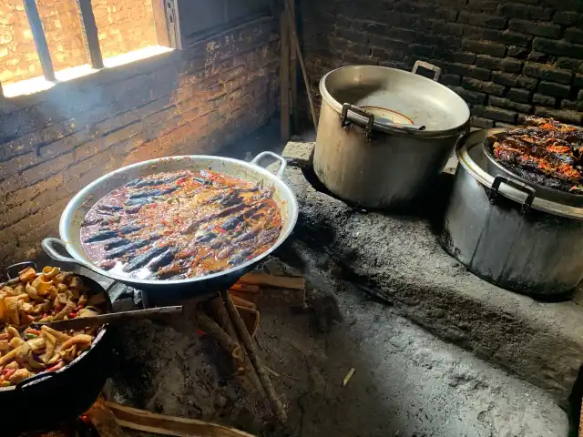 Gambar Makanan Gudeg & Mangut Lele Geneng Mbah Marto 15