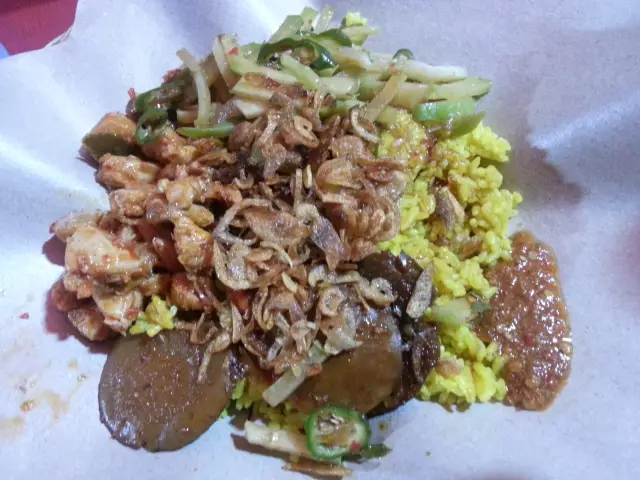 Gambar Makanan Nasi Kuning Banjir Sukabumi 2