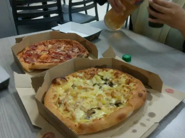 Domino's Pizza Food Photo 12