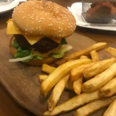 KBB Burger & Steak