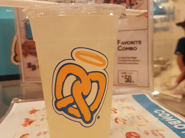 Gambar Makanan Auntie Anne's 4