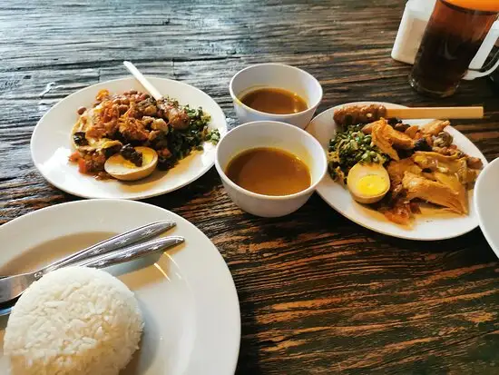 Nasi Ayam Kedewatan Ibu Mangku