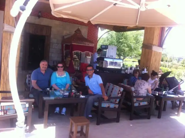 OTTOMAN TURKİSH CAFFE'nin yemek ve ambiyans fotoğrafları 2