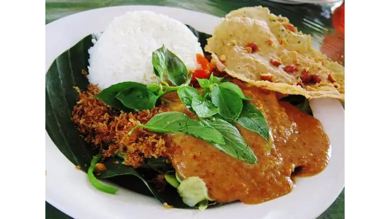 Nasi Pecel Madiun “Warung Mba Evi”, Pejanggik