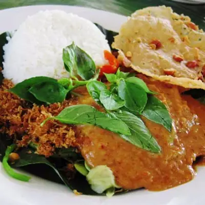 Nasi Pecel Madiun “Warung Mba Evi”, Pejanggik