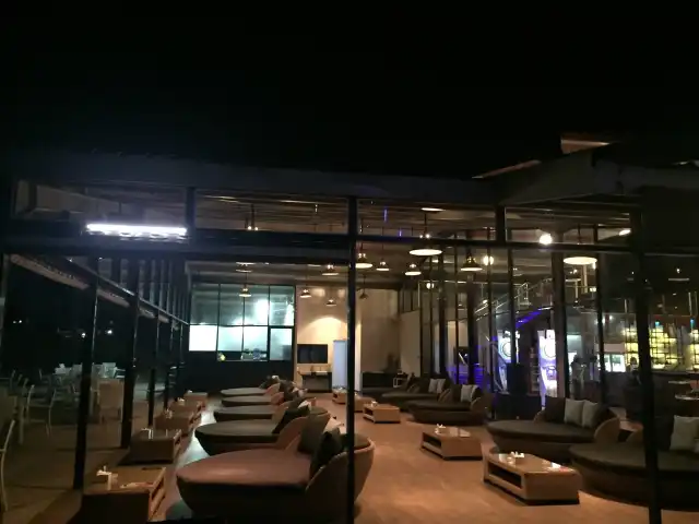 Gambar Makanan Apita Resort Bar and Lounge 5