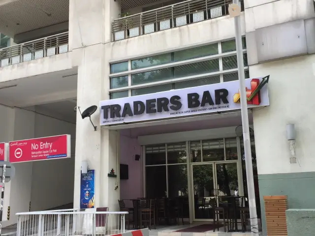 Traders Bar Food Photo 1