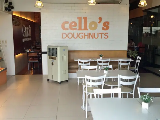 Cello's Doughnuts Food Photo 13