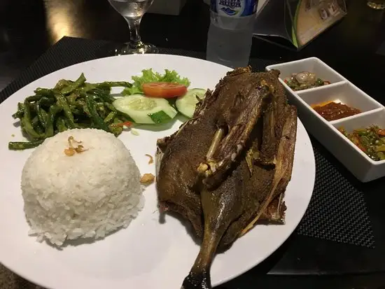 Gambar Makanan Bebek Tepi Sawah 9