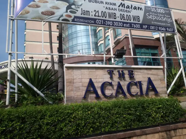 Gambar Makanan Promenade Cafe - The Acacia Hotel 6