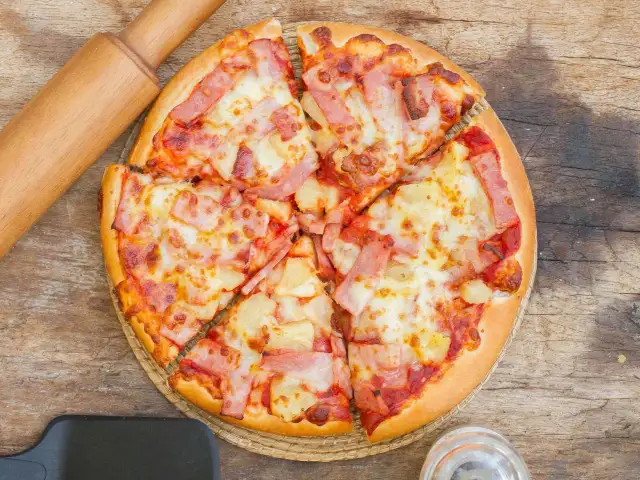 Yummy Yummy Pizza - Lawis Drive Food Photo 1