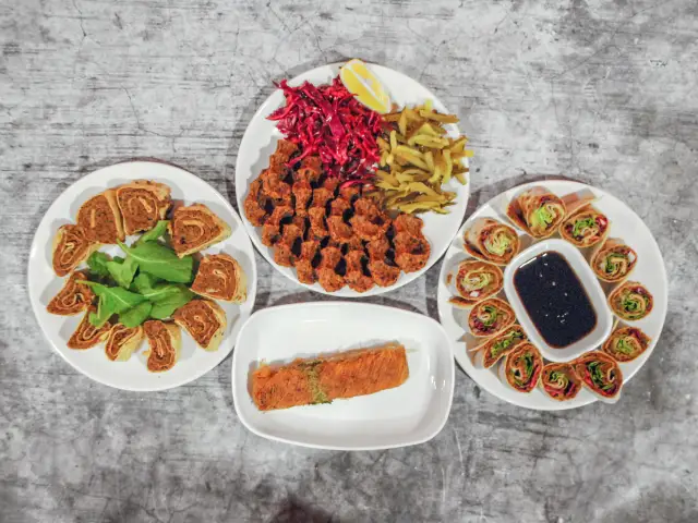 Sazende Çiğ Köfte'nin yemek ve ambiyans fotoğrafları 1