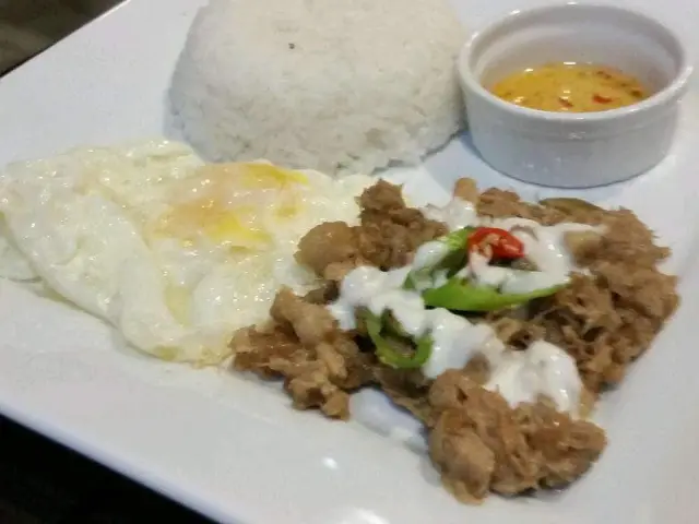 Concho's Home of Sisig Goodness Food Photo 8