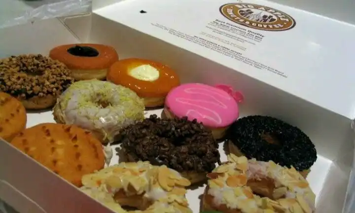 Big Apple Donuts & Coffee Food Photo 7