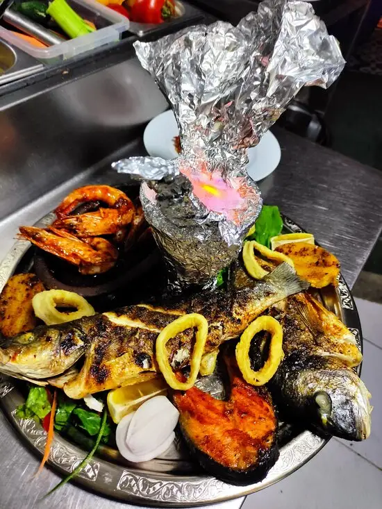 Rainbow Fish & Meat Restaurant'nin yemek ve ambiyans fotoğrafları 4