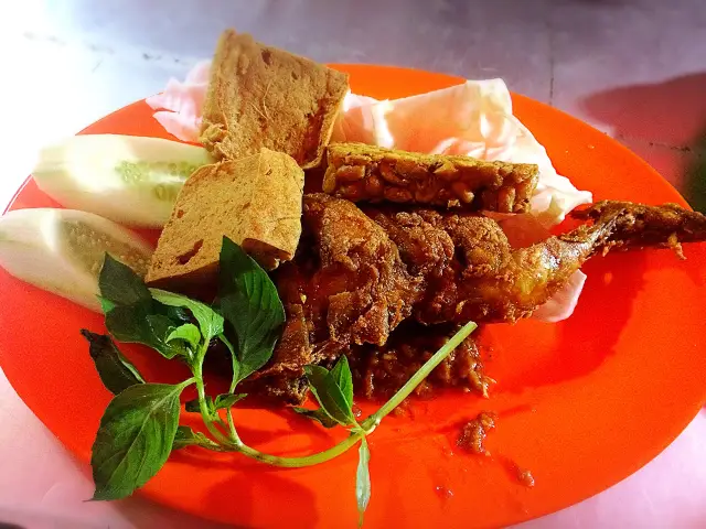 Gambar Makanan Pecel Lele & Ayam Goreng 3