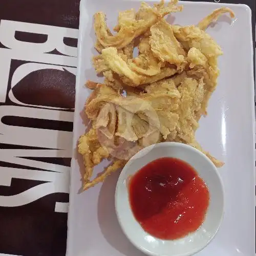 Gambar Makanan Blooms Cafe And Resto, Jl. Ringroad No 98D, Tj. Sari, Kec.Medan Selayang  19
