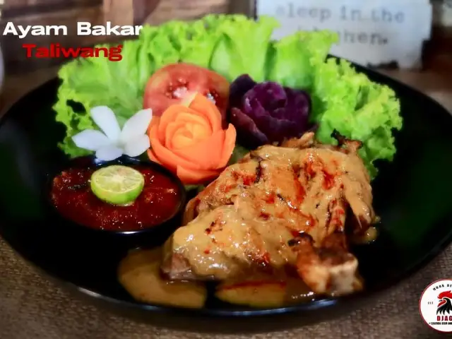 Gambar Makanan Ayam Goreng Panas Mbok Berek 20