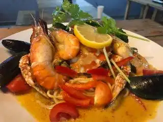 Dfriends cafe - seafoods & fusion