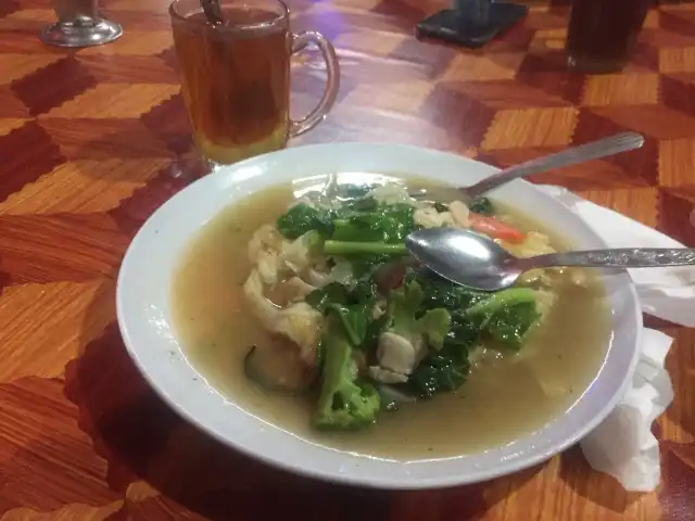 Island Tom Yam Restaurant Food Photo 13