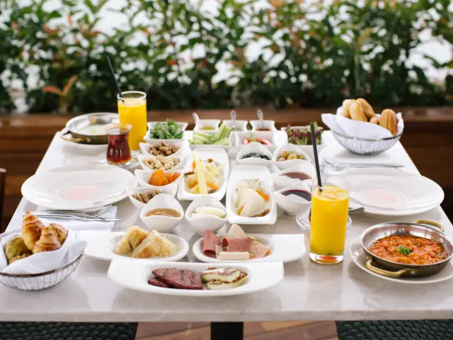 Atrox Restaurant - Crowne Plaza Istanbul Florya'nin yemek ve ambiyans fotoğrafları 21