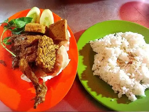 Pecel Ayam Nasi Uduk 24