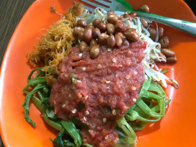 Gambar Makanan Sate Rembiga (Sate daging sapi bumbu pedas khas lombok) 12