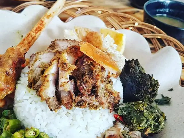 Gambar Makanan Babi Guling Nyoman Nuel 1