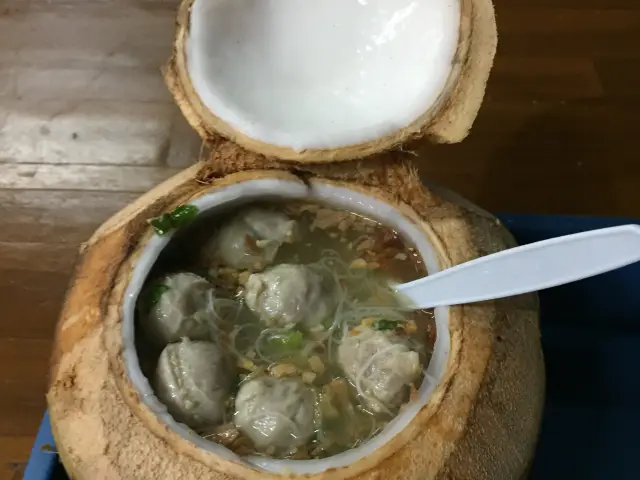 Gambar Makanan Bakso Kelapa Bu Gendut 4