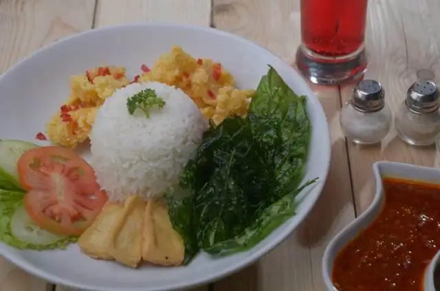 Gambar Makanan Nom Nom Eatery 20