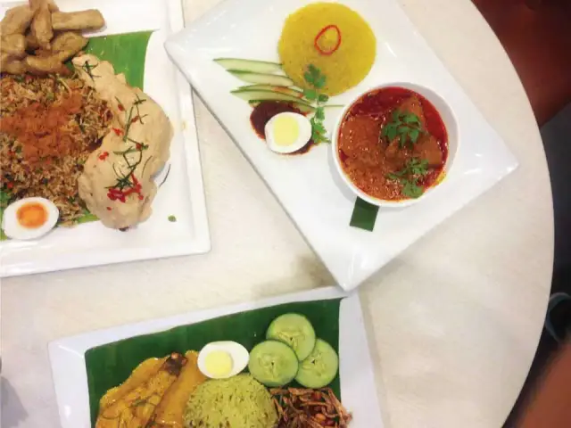 Sepiring Uniquely Malaysian Food Photo 7