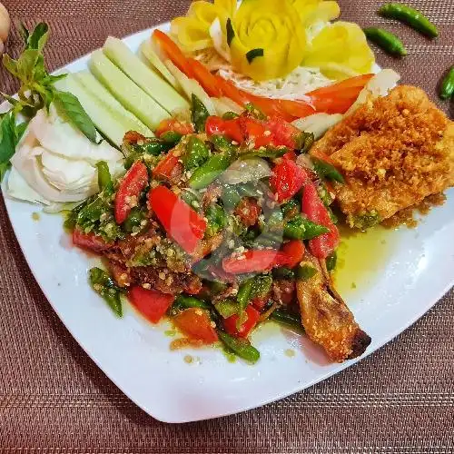 Gambar Makanan Seafood Cokromoro Ayam Pecak 1