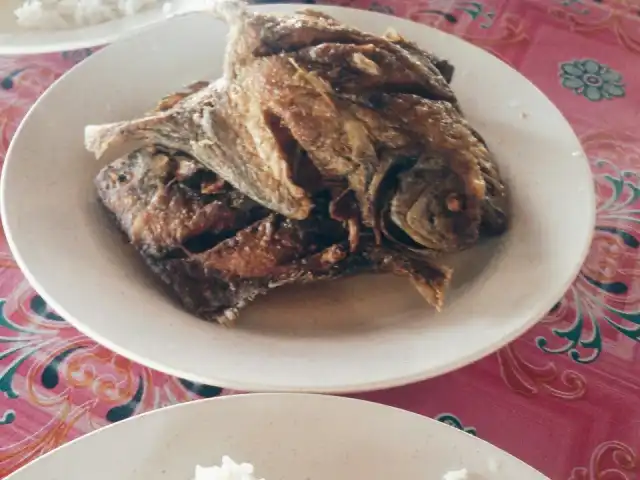 Ikan Bawal Kak Mah & Abg Din Food Photo 15